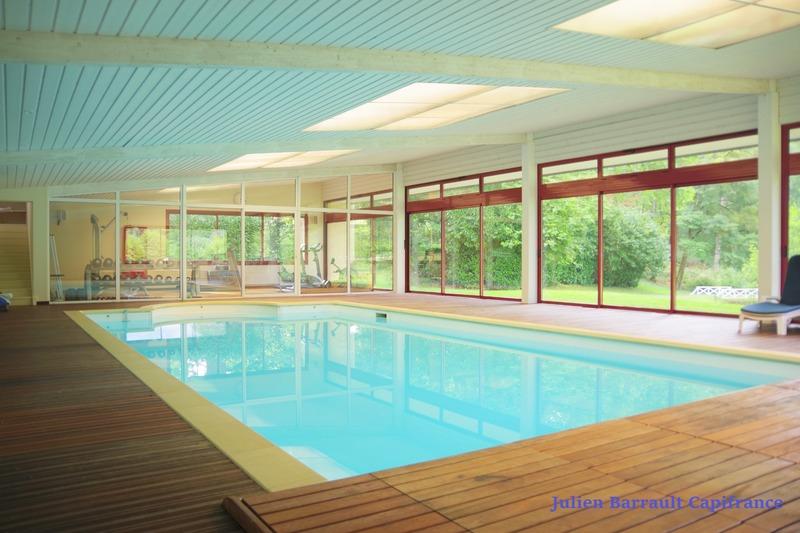 Château - 1 098 m² - 22 pièces