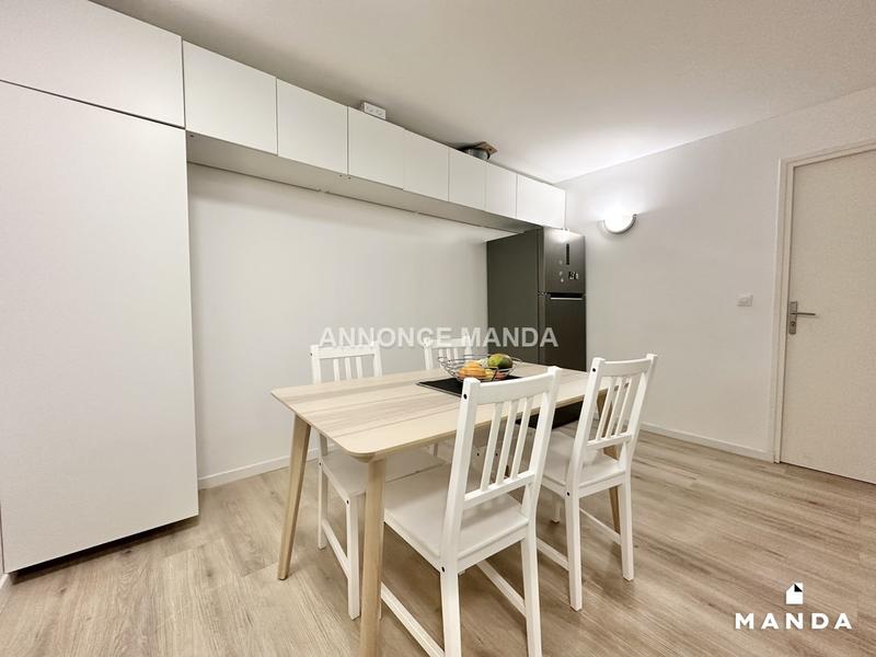 Chambre - 10 m² - 5 pièces