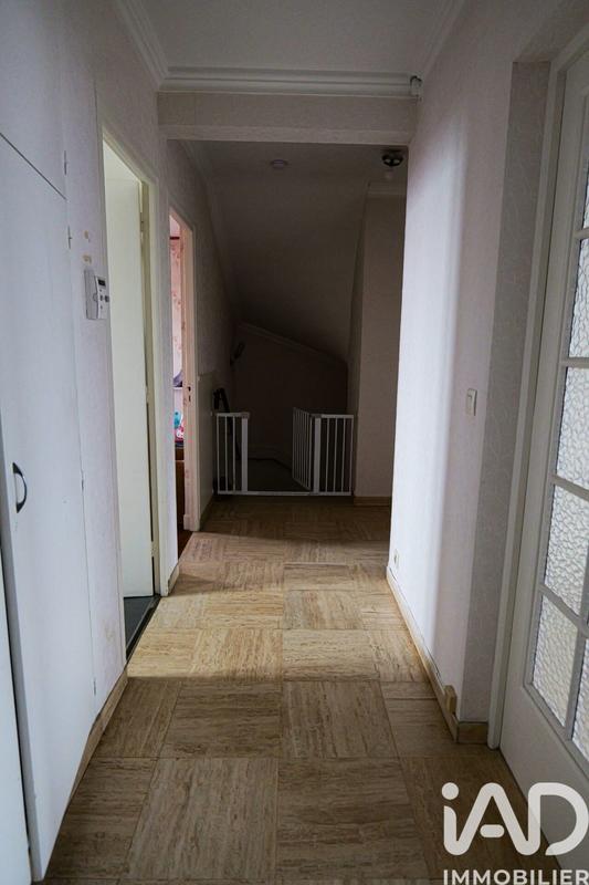 Maison - 240 m² - 8 pièces