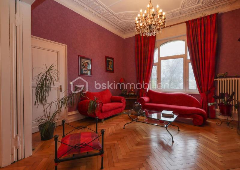 Maison de maîtres - 300 m² - 8 pièces