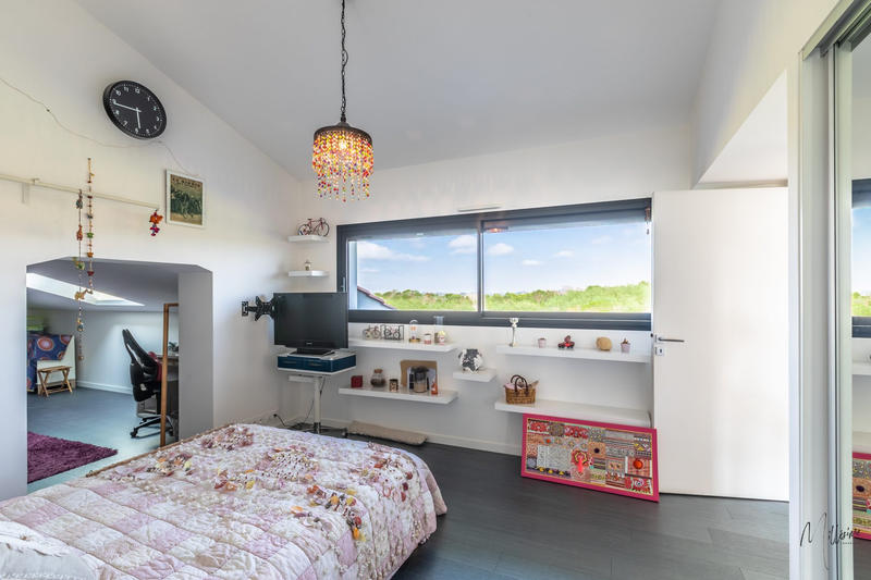 Maison contemporaine - 320 m² - 7 pièces