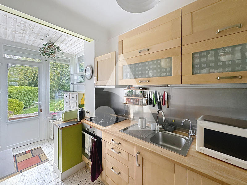 Maison - 96 m² - 5 pièces