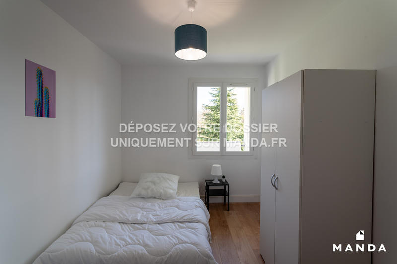 Chambre - 9 m² - 5 pièces