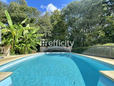 Maison - 400 m² - 10 pièces