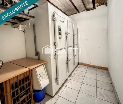 Local commercial - 200 m² - 11 pièces