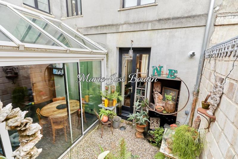 Maison de ville - 205 m² - 8 pièces