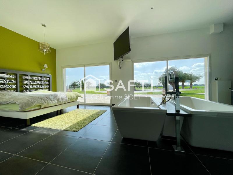 Maison - 500 m² - 9 pièces