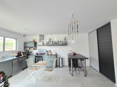 Maison - 93 m² - 5 pièces