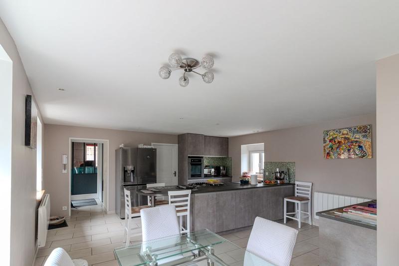 Maison - 222 m² - 7 pièces