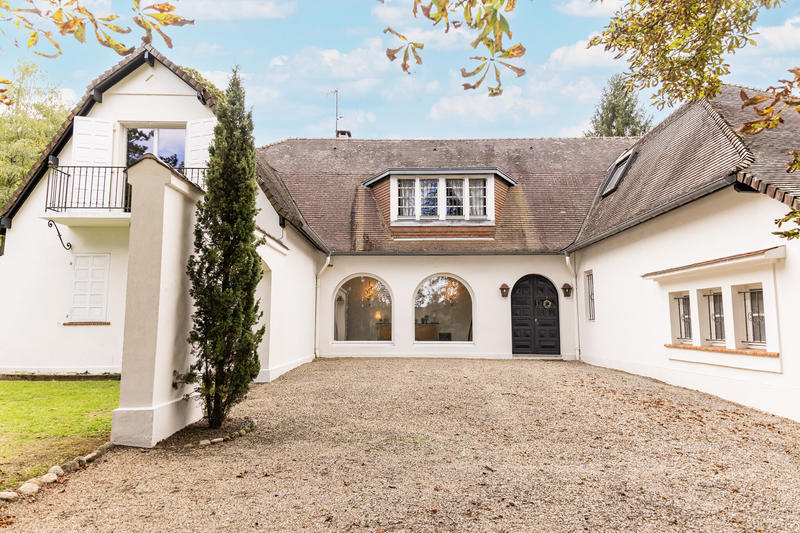 Maison - 350 m² - 9 pièces