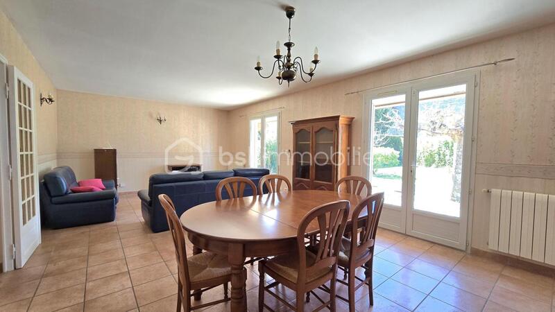 Maison traditionnelle - 107 m² - 4 pièces