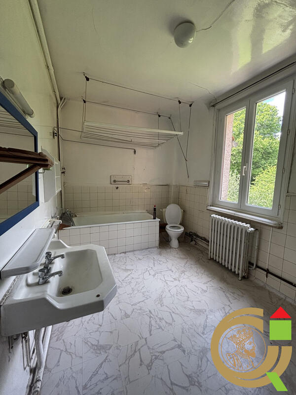 Maison - 479 m² - 16 pièces