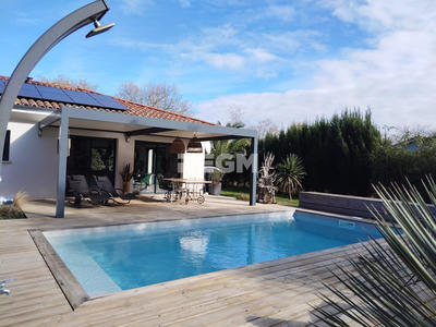 Maison - 95 m² - 4 pièces