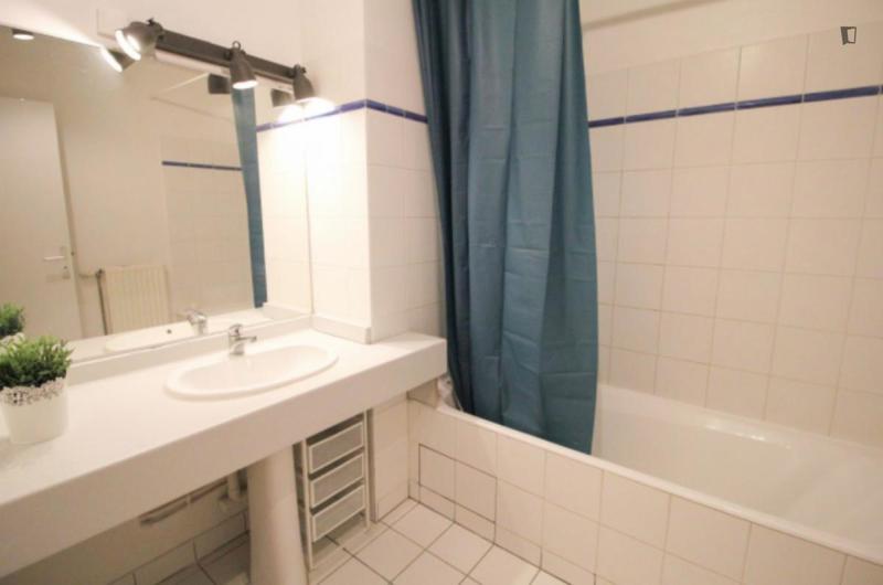 Chambre - 11 m² - 5 pièces