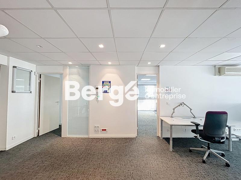 Bureau - 135 m² - 8 pièces