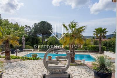 Maison chambre d'hôtes - 195 m² - 8 pièces