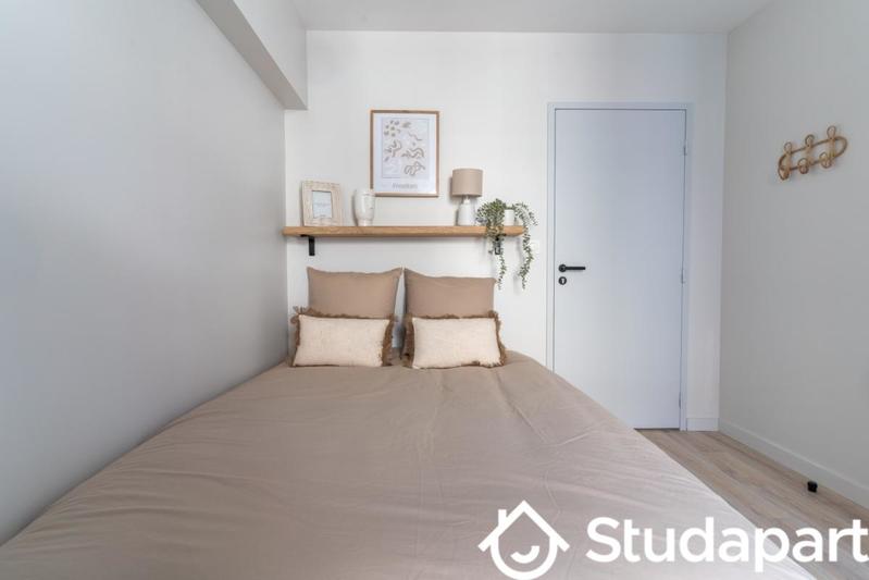 Chambre - 11 m² - 1 pièce