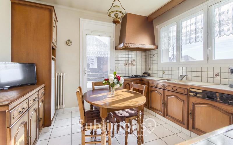 Maison - 95 m² - 4 pièces