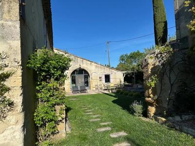 Mas - 300 m² - 8 pièces