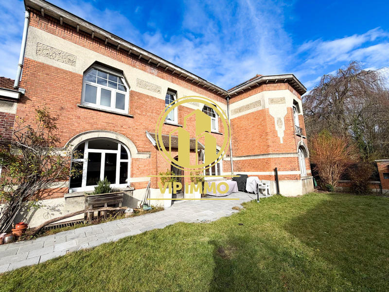 Villa - 224 m² - 14 pièces