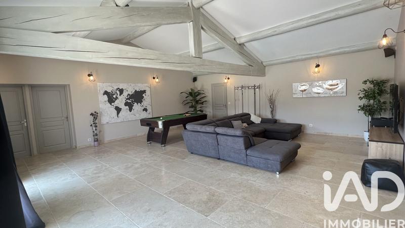 Maison - 275 m² - 11 pièces