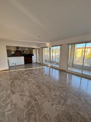 Appartement - 105 m² - 4 pièces