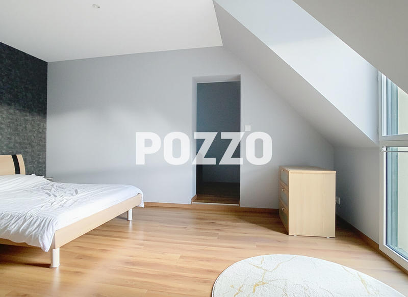 Maison - 250 m² - 9 pièces