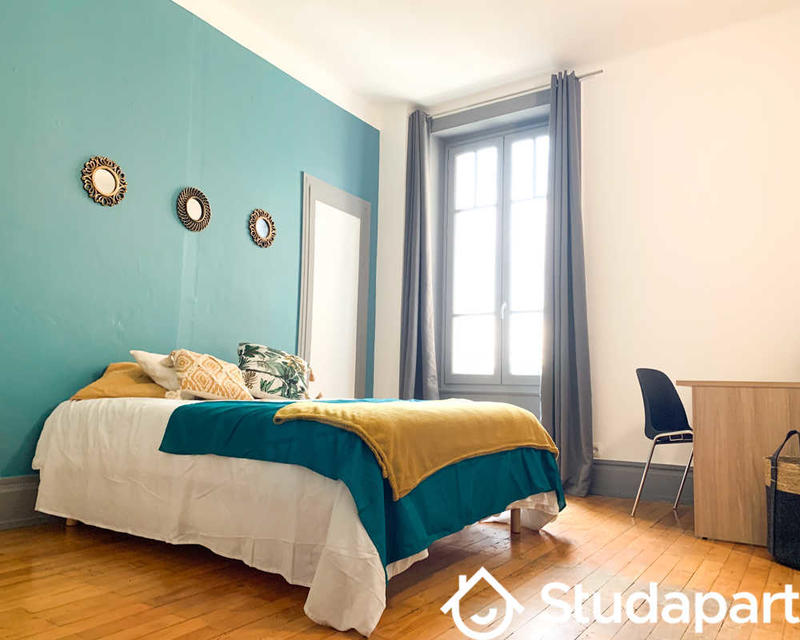 Chambre - 120 m² - 1 pièce