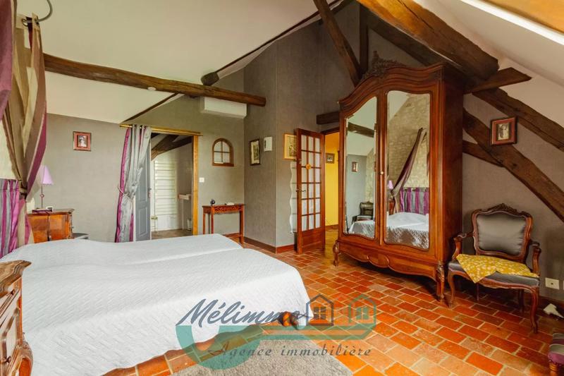 Maison - 221 m² - 9 pièces