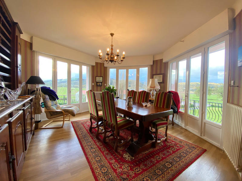 Maison - 150 m² - 5 pièces