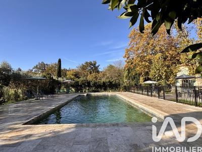 Maison - 420 m² - 10 pièces