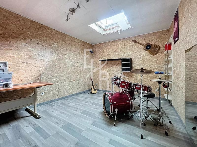 Villa - 200 m² - 8 pièces