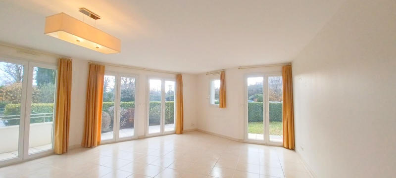 Appartement - 99 m² - 3 pièces