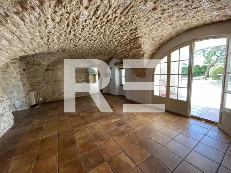 Mas - 240 m² - 8 pièces