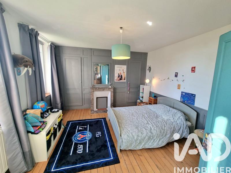 Maison - 200 m² - 10 pièces