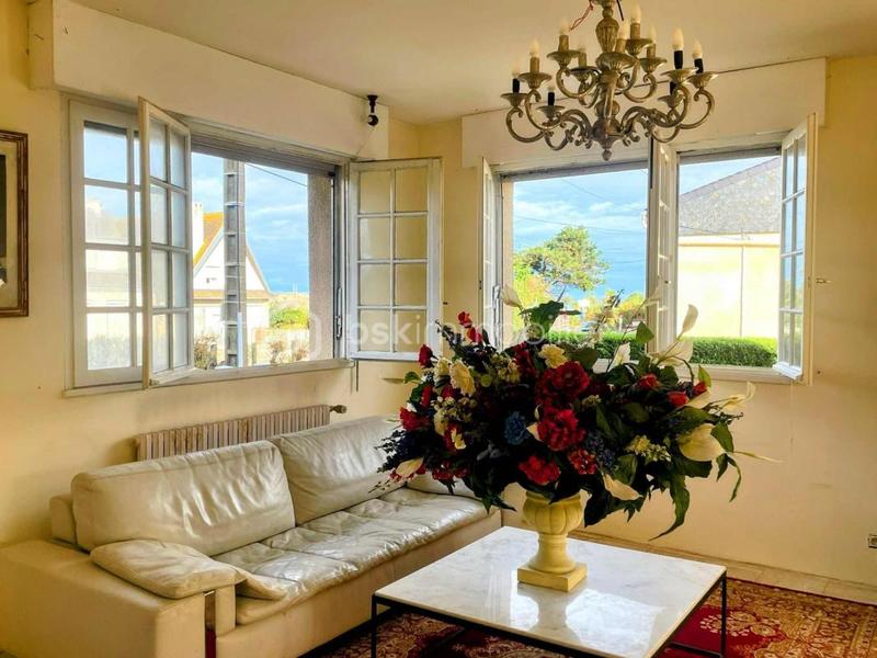 Maison traditionnelle - 170 m² - 7 pièces