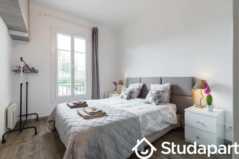 Chambre - 14 m² - 1 pièce