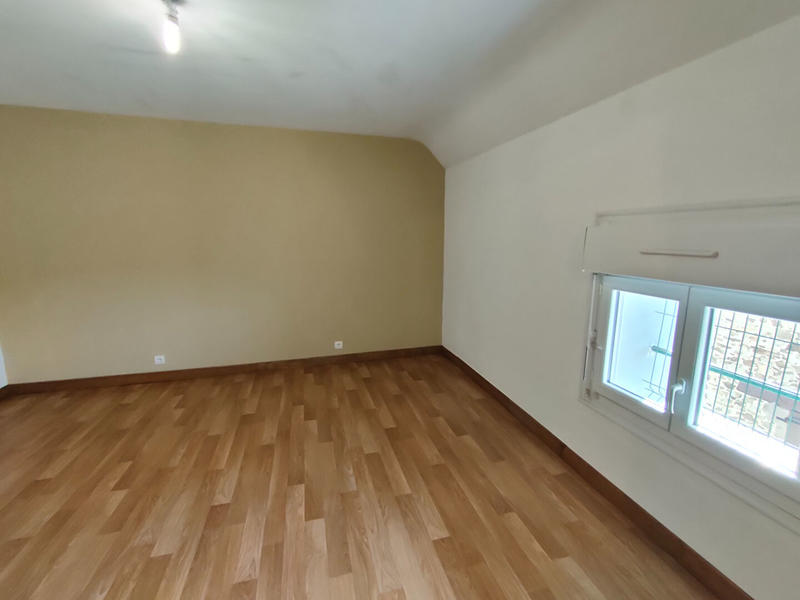 Maison - 180 m² - 10 pièces