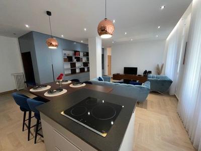 Appartement - 82 m² - 3 pièces