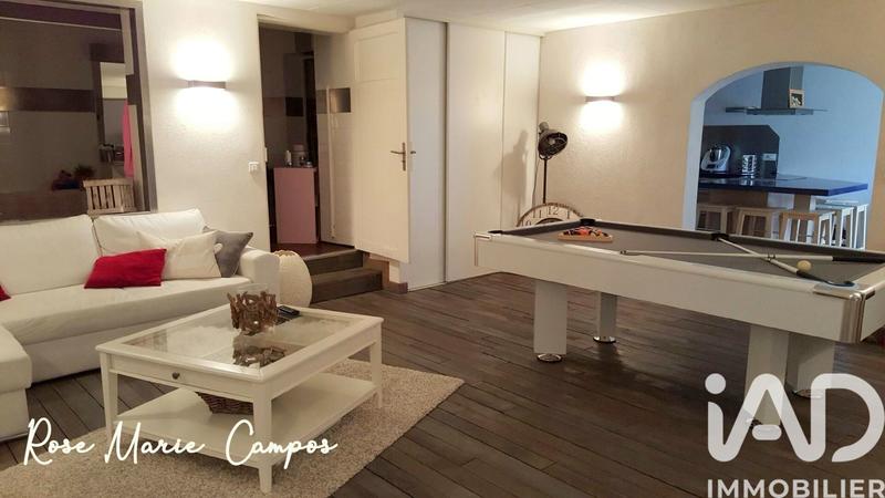 Maison - 242 m² - 11 pièces