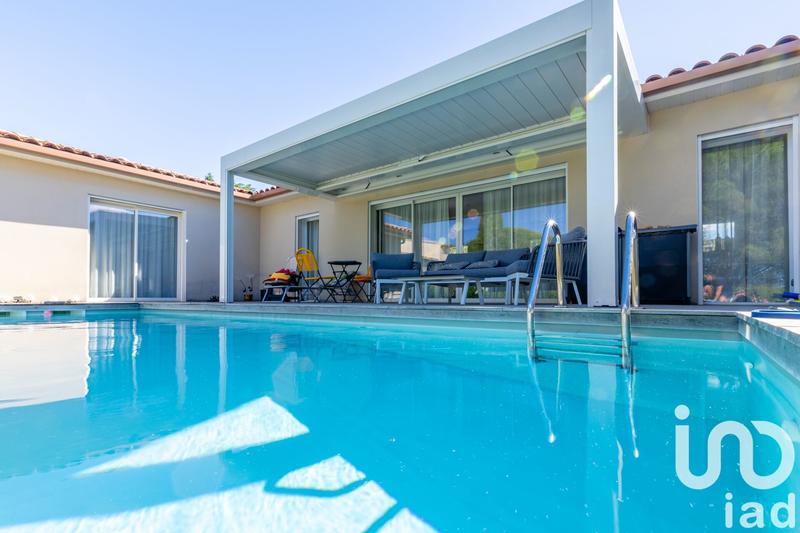 Maison - 247 m² - 7 pièces