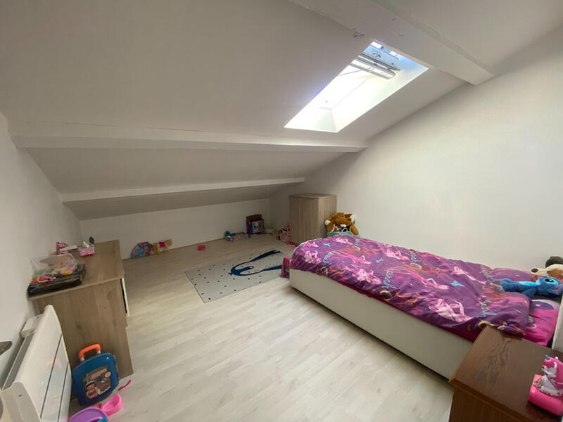 Maison - 329 m² - 12 pièces