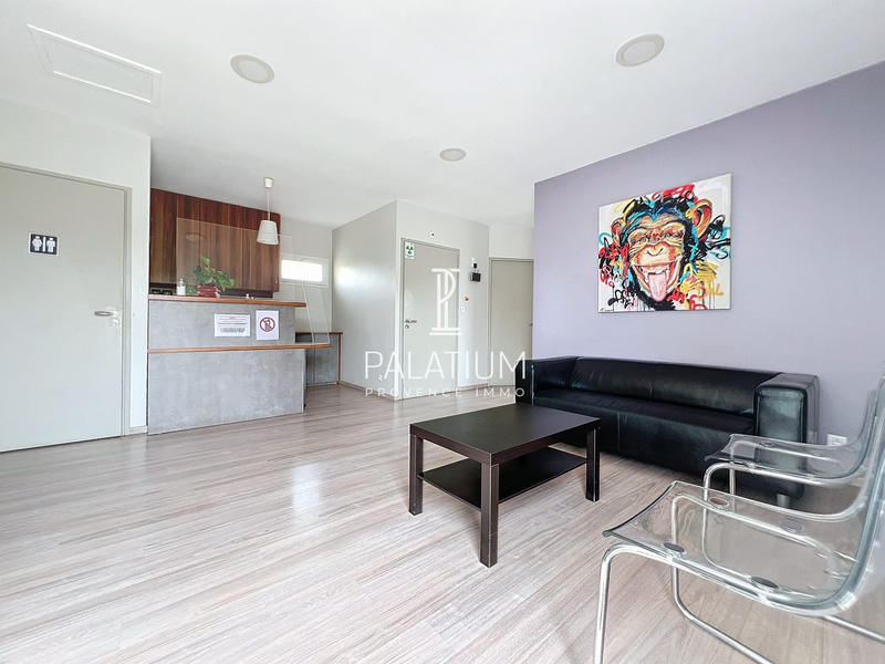 Local commercial - 92 m² - 4 pièces