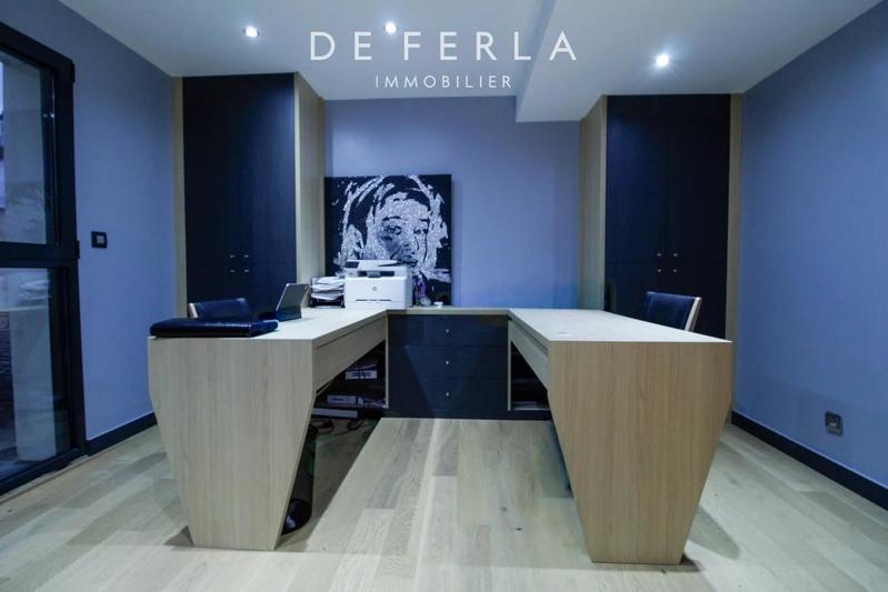 Demeure - 403 m² - 9 pièces