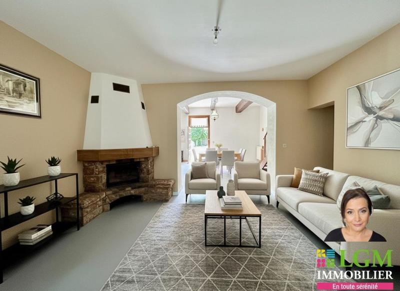 Mas - 300 m² - 8 pièces