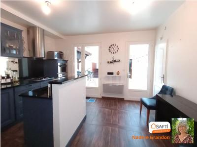 Maison - 179 m² - 5 pièces