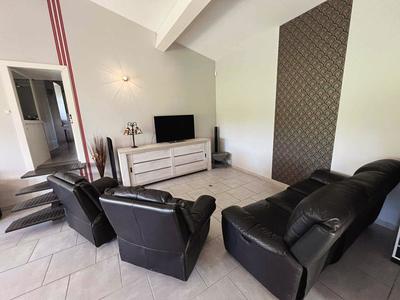 Maison - 205 m² - 8 pièces