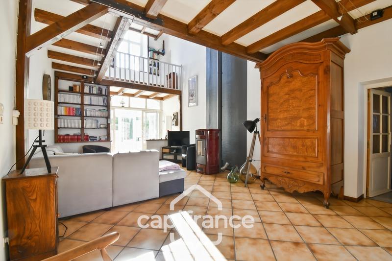 Maison - 268 m² - 10 pièces