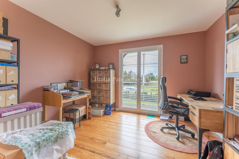 Maison - 220 m² - 8 pièces