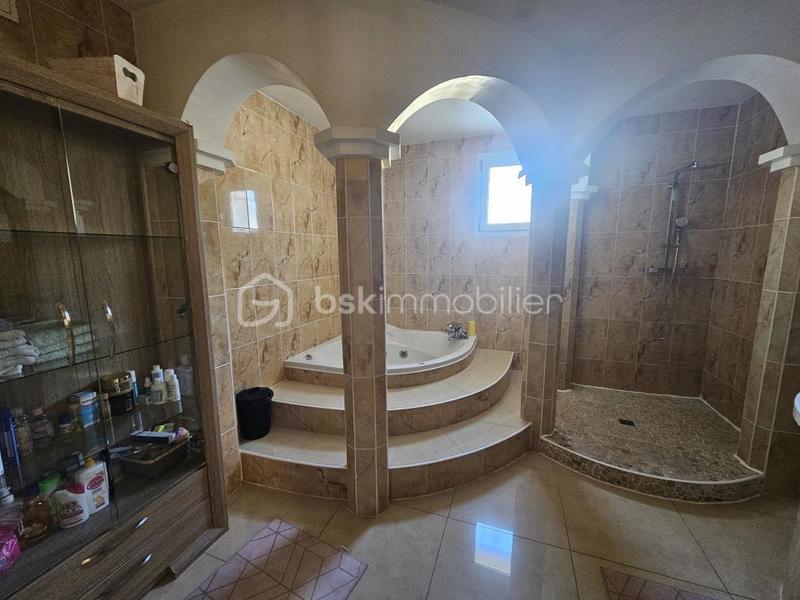 Villa - 189 m² - 8 pièces